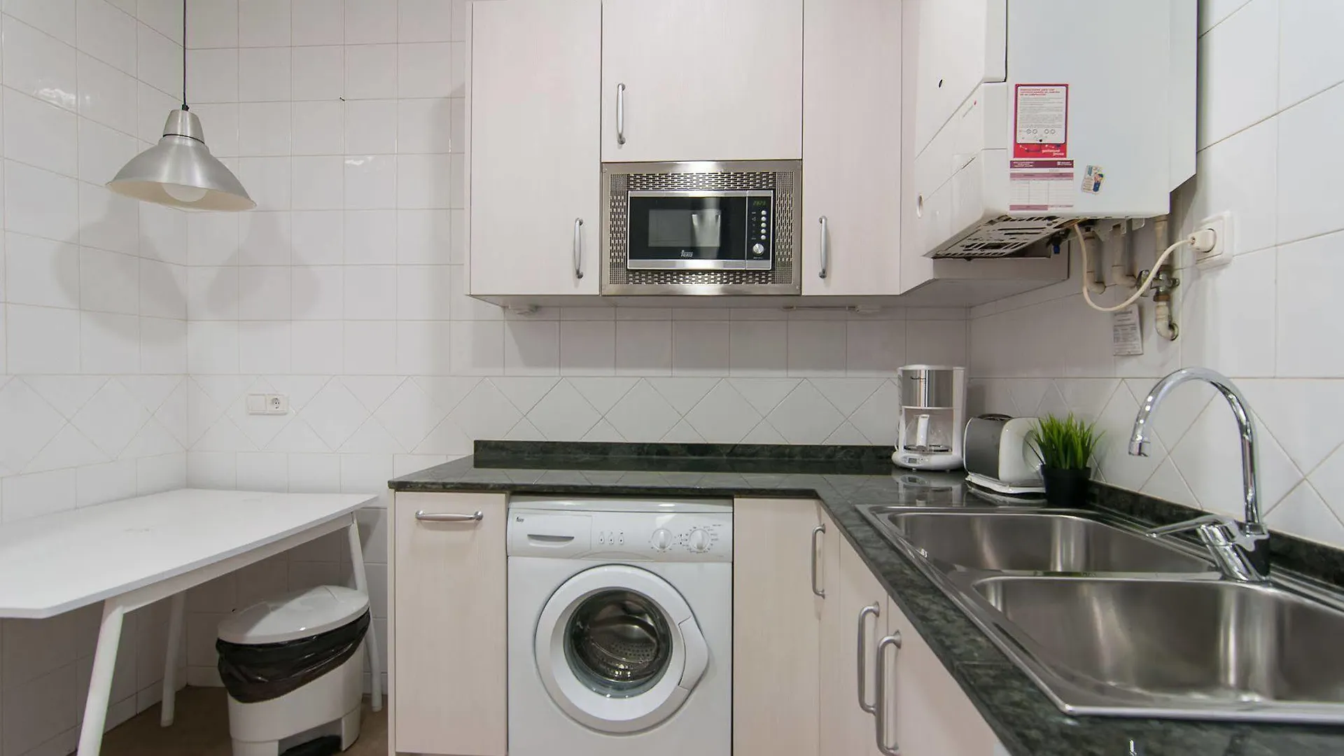 Bbarcelona Apartments Gaudi Avenue Flats Барселона
